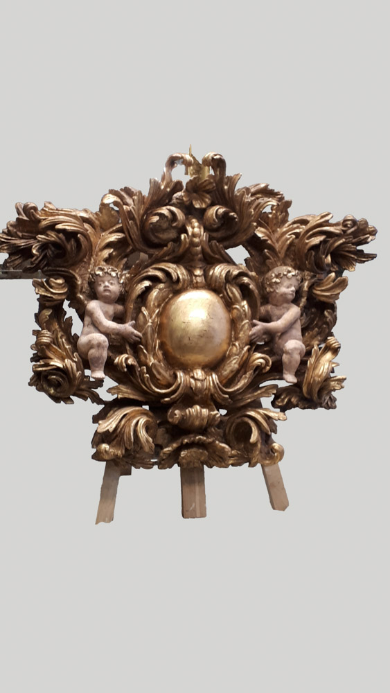 Partie haute d'un retable fin XVII