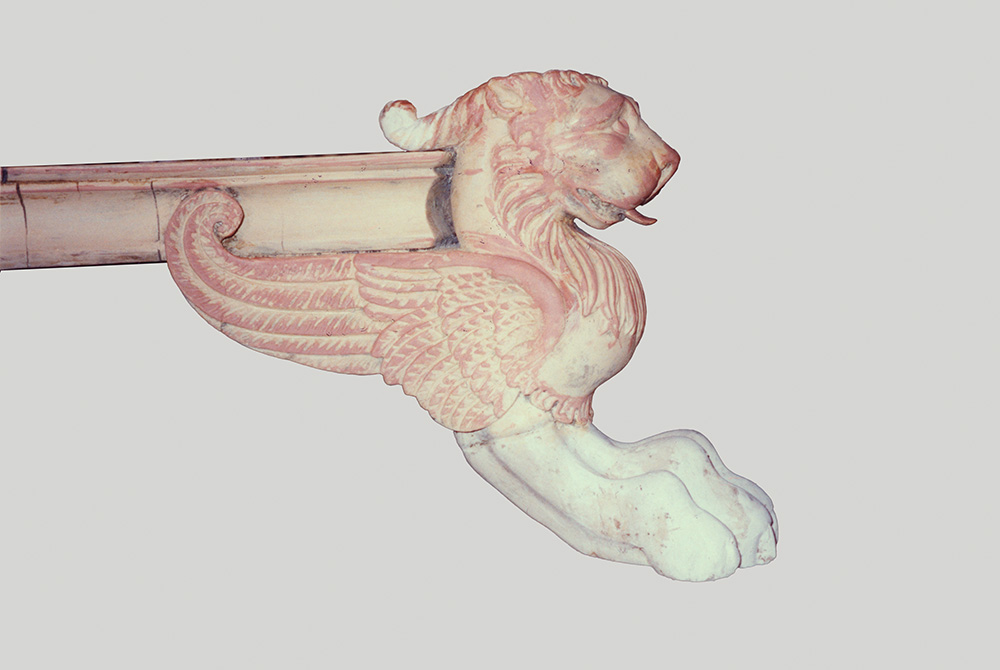 Restauration d'un gueridon XVIII