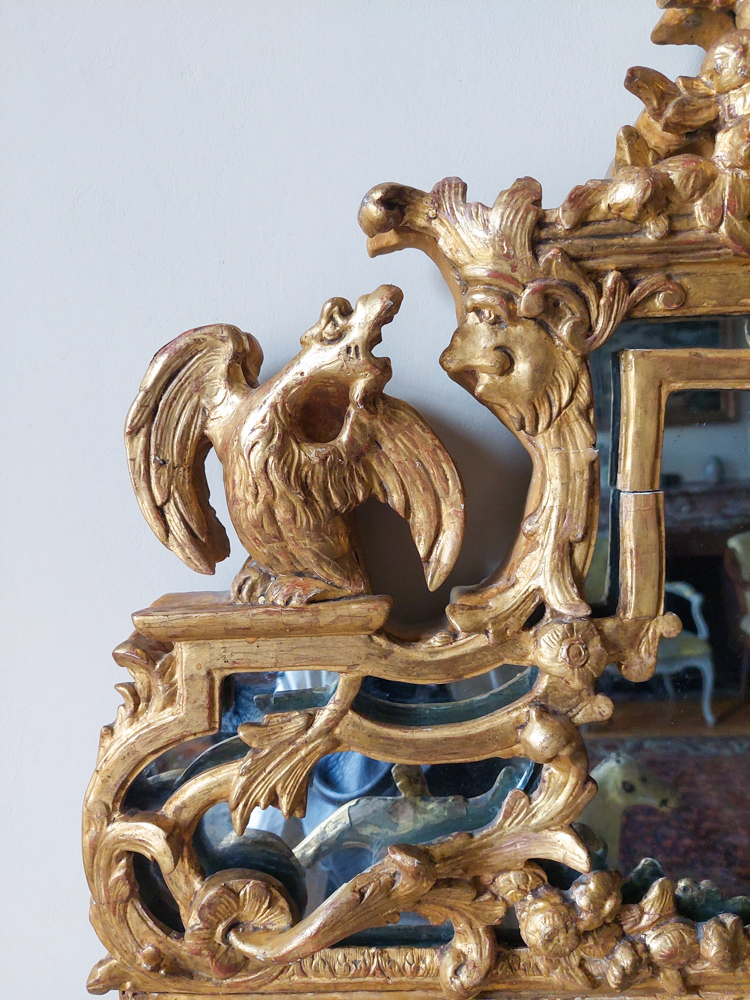 Détail Grande Glace en bois doré XVIIIe